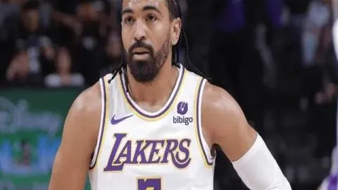 曼联球迷抵制高价球票，曼市德比门票大幅降价！